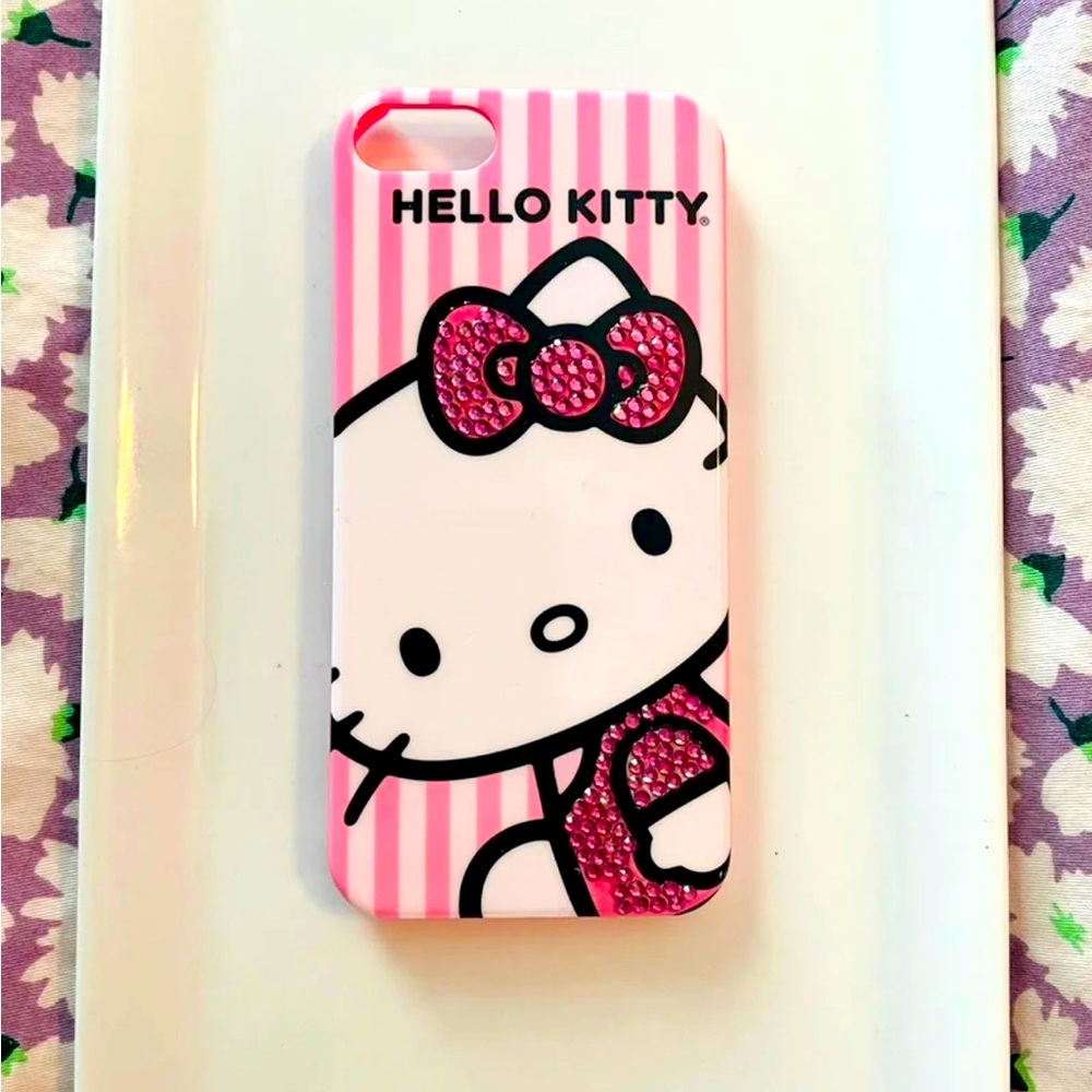 NWOB Hello Kitty iPhone 5 Pink Jeweled Cover